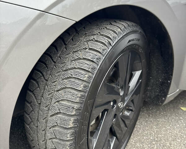 Сірий Хендай Елантра, об'ємом двигуна 2 л та пробігом 135 тис. км за 16700 $, фото 36 на Automoto.ua