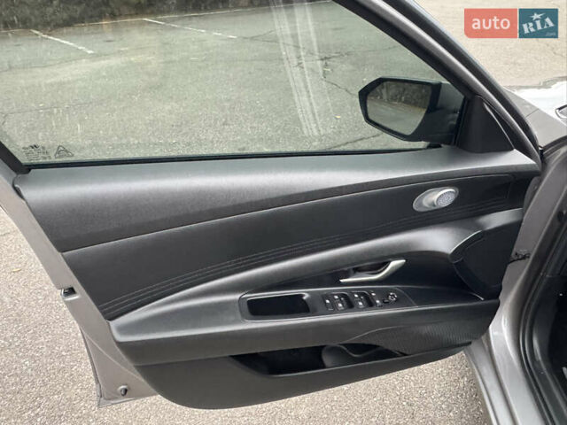 Серый Хендай Элантра, объемом двигателя 2 л и пробегом 135 тыс. км за 17200 $, фото 18 на Automoto.ua