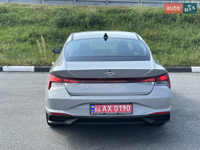 Серый Хендай Элантра, объемом двигателя 2 л и пробегом 52 тыс. км за 17900 $, фото 5 на Automoto.ua