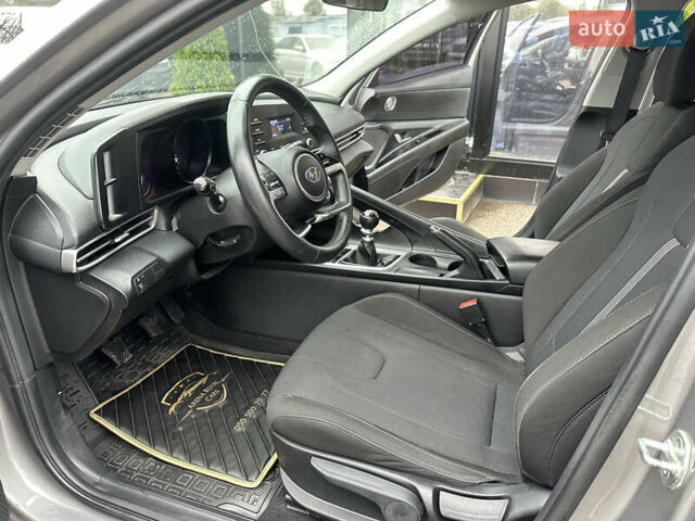 Сірий Хендай Елантра, об'ємом двигуна 1.59 л та пробігом 63 тис. км за 15600 $, фото 12 на Automoto.ua