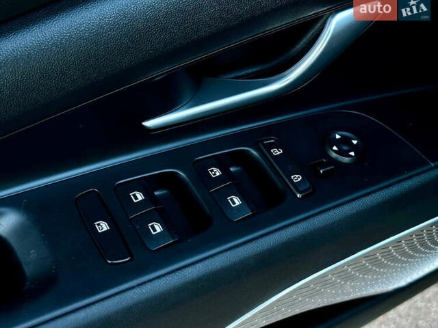 Серый Хендай Элантра, объемом двигателя 2 л и пробегом 118 тыс. км за 18800 $, фото 19 на Automoto.ua