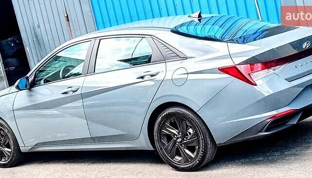 Серый Хендай Элантра, объемом двигателя 2 л и пробегом 68 тыс. км за 19970 $, фото 1 на Automoto.ua