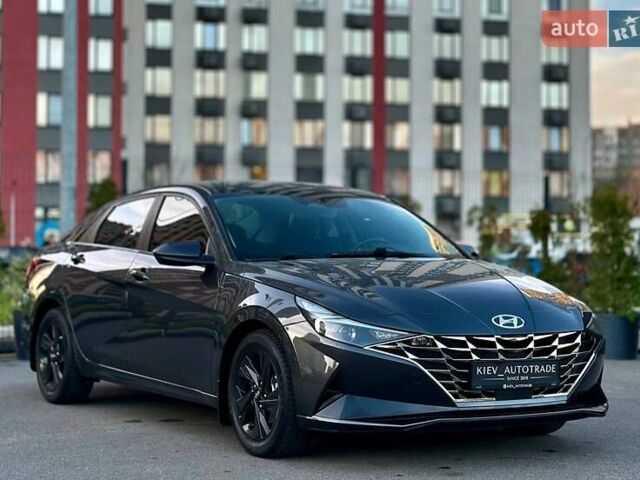 Серый Хендай Элантра, объемом двигателя 2 л и пробегом 118 тыс. км за 18800 $, фото 5 на Automoto.ua