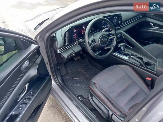 Сірий Хендай Елантра, об'ємом двигуна 1.59 л та пробігом 32 тис. км за 18417 $, фото 7 на Automoto.ua