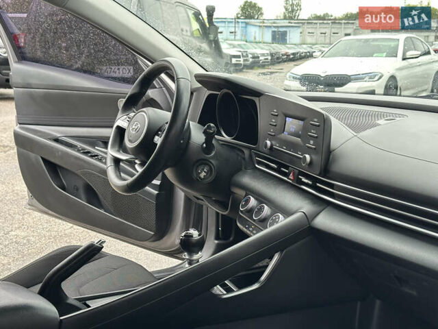 Сірий Хендай Елантра, об'ємом двигуна 1.59 л та пробігом 63 тис. км за 15600 $, фото 23 на Automoto.ua