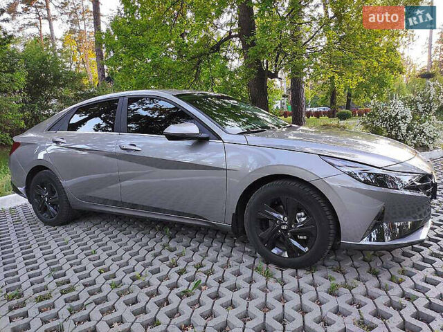 Серый Хендай Элантра, объемом двигателя 2 л и пробегом 52 тыс. км за 17499 $, фото 4 на Automoto.ua