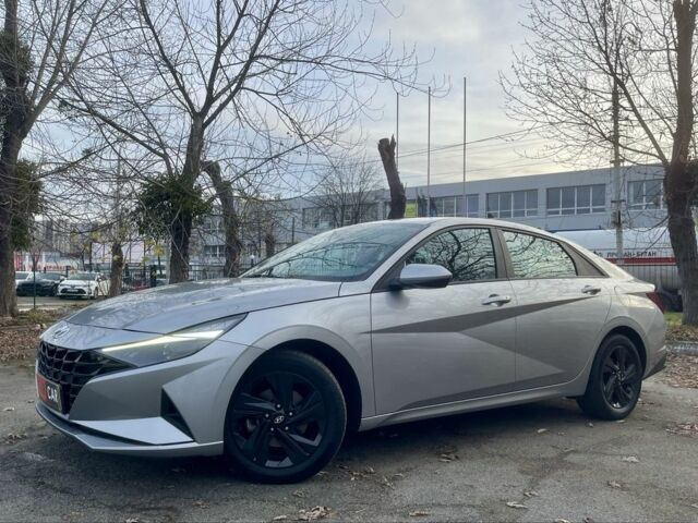 Сірий Хендай Елантра, об'ємом двигуна 2 л та пробігом 69 тис. км за 17900 $, фото 2 на Automoto.ua