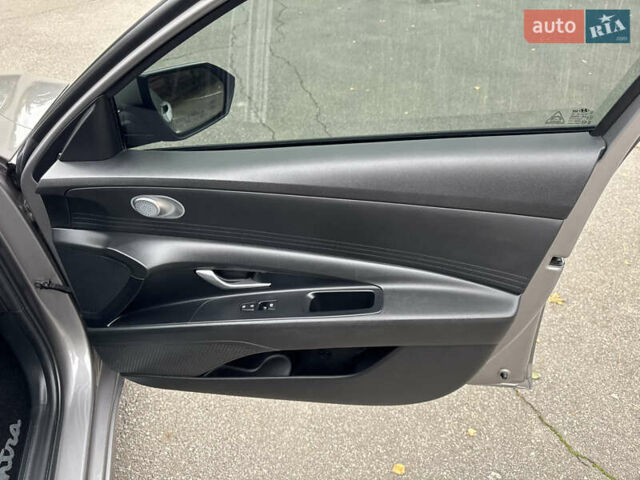 Сірий Хендай Елантра, об'ємом двигуна 2 л та пробігом 135 тис. км за 16700 $, фото 27 на Automoto.ua