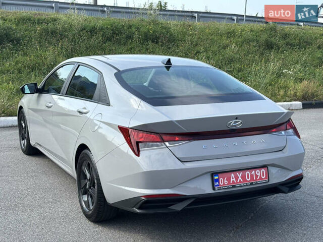 Серый Хендай Элантра, объемом двигателя 2 л и пробегом 52 тыс. км за 17900 $, фото 4 на Automoto.ua