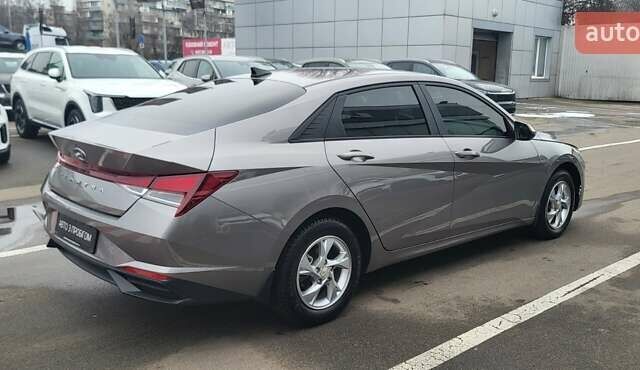 Сірий Хендай Елантра, об'ємом двигуна 1.59 л та пробігом 32 тис. км за 18417 $, фото 2 на Automoto.ua