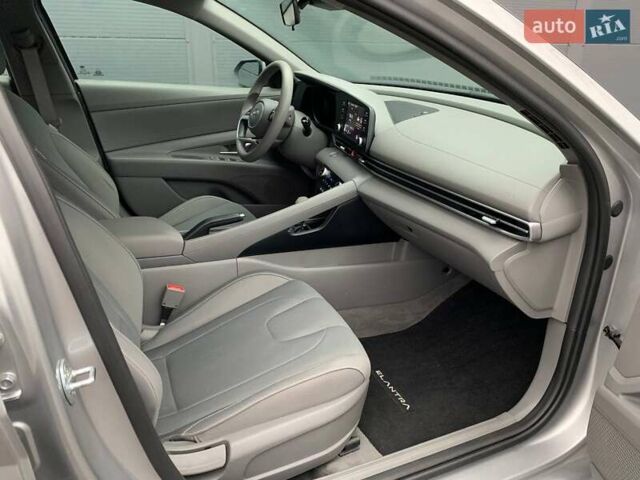 Серый Хендай Элантра, объемом двигателя 2 л и пробегом 69 тыс. км за 17900 $, фото 12 на Automoto.ua