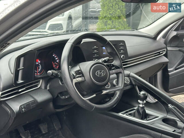 Сірий Хендай Елантра, об'ємом двигуна 1.59 л та пробігом 63 тис. км за 15600 $, фото 13 на Automoto.ua