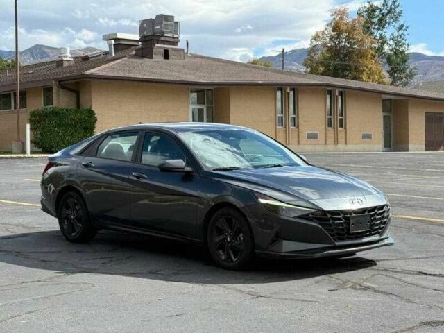 Хендай Элантра 2021 в Тернополе на Automoto.ua Серый Хендай Элантра, объемом двигателя 2 л и пробегом 34 тыс. км за 4300 $, фото 3 на Automoto.ua