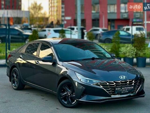 Серый Хендай Элантра, объемом двигателя 2 л и пробегом 118 тыс. км за 18800 $, фото 1 на Automoto.ua