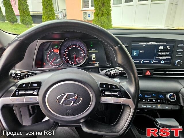 Сірий Хендай Елантра, об'ємом двигуна 1.6 л та пробігом 33 тис. км за 18999 $, фото 6 на Automoto.ua