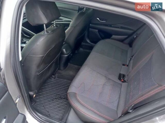 Сірий Хендай Елантра, об'ємом двигуна 1.59 л та пробігом 32 тис. км за 18417 $, фото 8 на Automoto.ua