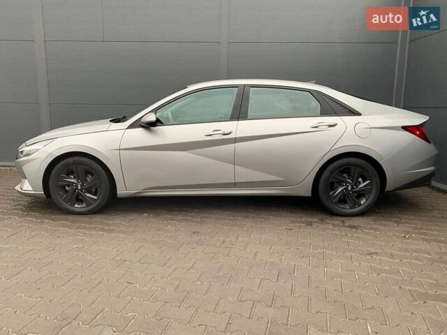 Серый Хендай Элантра, объемом двигателя 2 л и пробегом 69 тыс. км за 17900 $, фото 1 на Automoto.ua