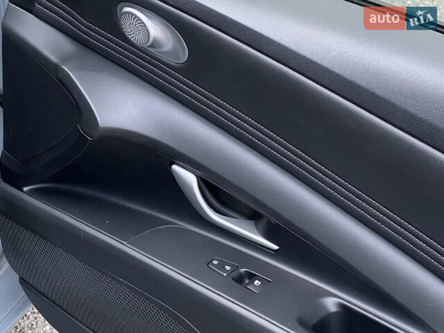 Серый Хендай Элантра, объемом двигателя 1.58 л и пробегом 65 тыс. км за 18999 $, фото 56 на Automoto.ua