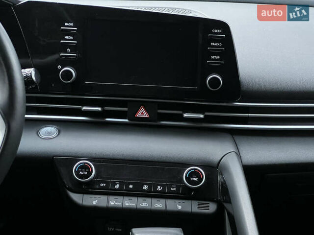 Серый Хендай Элантра, объемом двигателя 1.58 л и пробегом 65 тыс. км за 18999 $, фото 45 на Automoto.ua