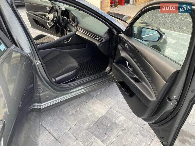 Серый Хендай Элантра, объемом двигателя 1.59 л и пробегом 87 тыс. км за 20000 $, фото 5 на Automoto.ua