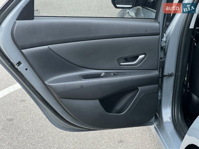 Серый Хендай Элантра, объемом двигателя 1.58 л и пробегом 65 тыс. км за 18999 $, фото 48 на Automoto.ua