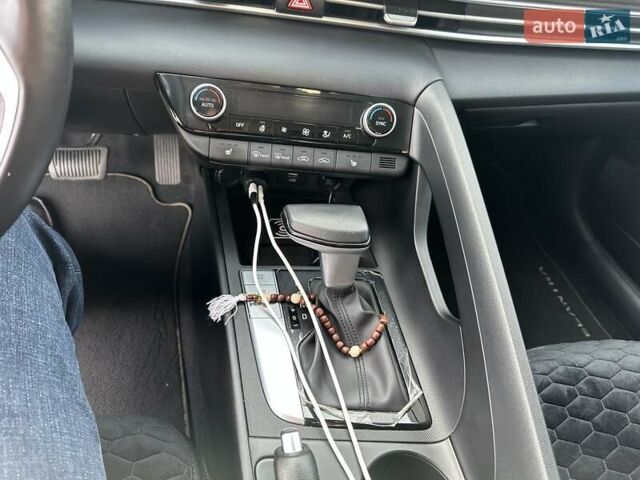 Сірий Хендай Елантра, об'ємом двигуна 1.59 л та пробігом 57 тис. км за 19500 $, фото 11 на Automoto.ua