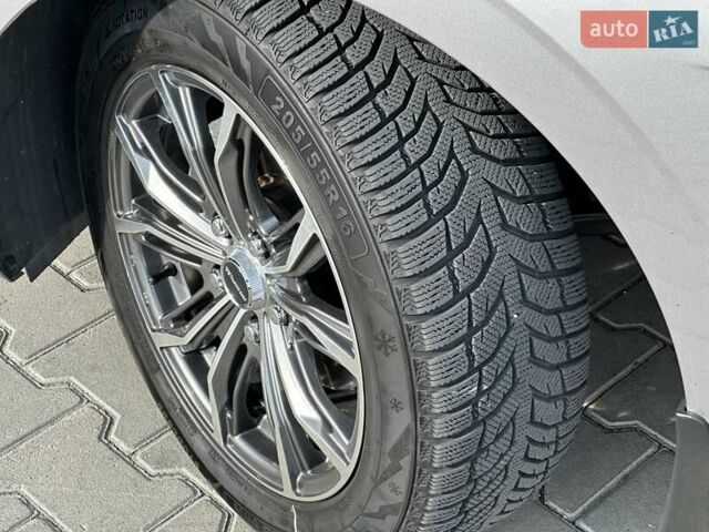 Сірий Хендай Елантра, об'ємом двигуна 1.59 л та пробігом 57 тис. км за 19500 $, фото 15 на Automoto.ua