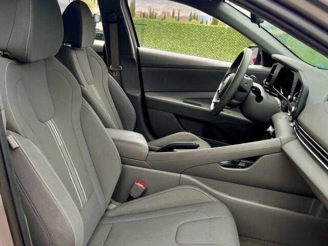 Хендай Элантра 2023 в Киеве на Automoto.ua Серый Хендай Элантра, объемом двигателя 2 л и пробегом 31 тыс. км за 14500 $, фото 8 на Automoto.ua