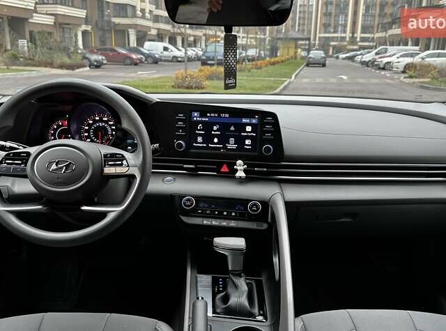 Серый Хендай Элантра, объемом двигателя 2 л и пробегом 30 тыс. км за 18999 $, фото 99 на Automoto.ua