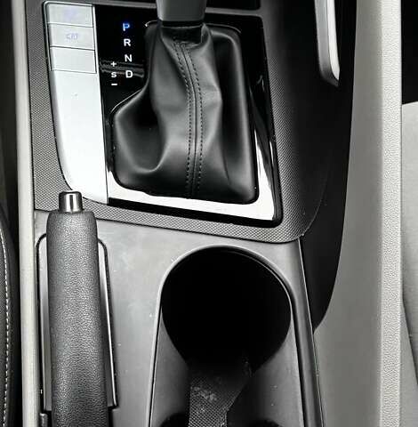 Серый Хендай Элантра, объемом двигателя 2 л и пробегом 30 тыс. км за 18999 $, фото 131 на Automoto.ua