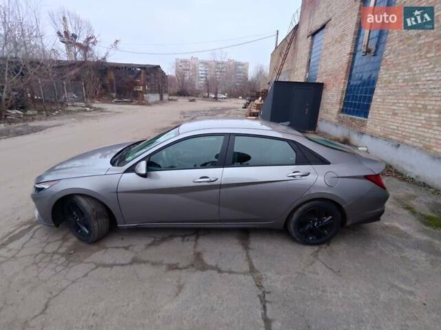 Сірий Хендай Елантра, об'ємом двигуна 1.58 л та пробігом 25 тис. км за 21900 $, фото 6 на Automoto.ua
