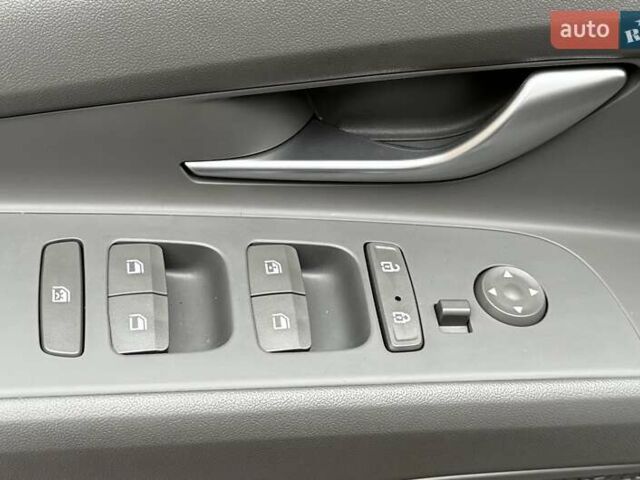 Серый Хендай Элантра, объемом двигателя 2 л и пробегом 30 тыс. км за 18999 $, фото 73 на Automoto.ua