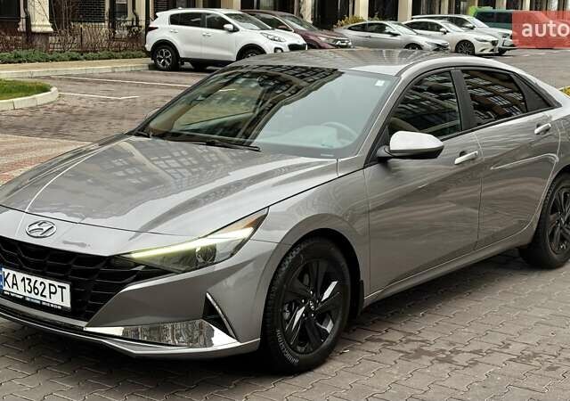 Серый Хендай Элантра, объемом двигателя 2 л и пробегом 30 тыс. км за 18999 $, фото 8 на Automoto.ua