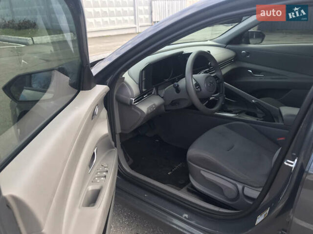 Хендай Элантра 2023 в Киеве на Automoto.ua Серый Хендай Элантра, объемом двигателя 2 л и пробегом 40 тыс. км за 16500 $, фото 10 на Automoto.ua