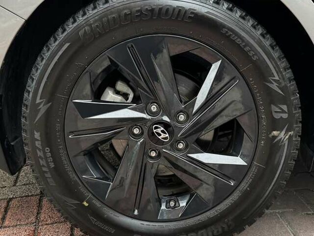 Серый Хендай Элантра, объемом двигателя 2 л и пробегом 30 тыс. км за 18999 $, фото 48 на Automoto.ua