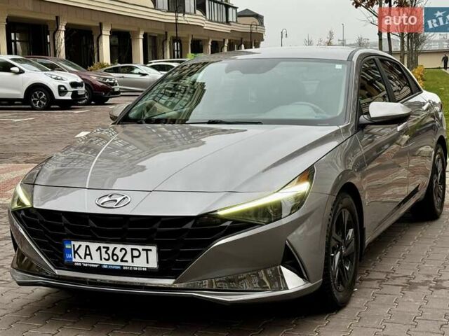 Серый Хендай Элантра, объемом двигателя 2 л и пробегом 30 тыс. км за 18999 $, фото 2 на Automoto.ua