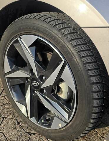 Сірий Хендай Елантра, об'ємом двигуна 1.6 л та пробігом 36 тис. км за 21000 $, фото 10 на Automoto.ua