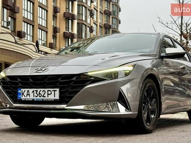 Серый Хендай Элантра, объемом двигателя 2 л и пробегом 30 тыс. км за 18999 $, фото 3 на Automoto.ua