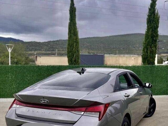 Хендай Элантра 2023 в Киеве на Automoto.ua Серый Хендай Элантра, объемом двигателя 2 л и пробегом 31 тыс. км за 14500 $, фото 3 на Automoto.ua