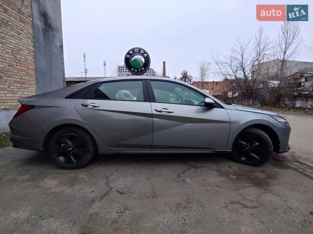 Сірий Хендай Елантра, об'ємом двигуна 1.58 л та пробігом 25 тис. км за 21900 $, фото 3 на Automoto.ua