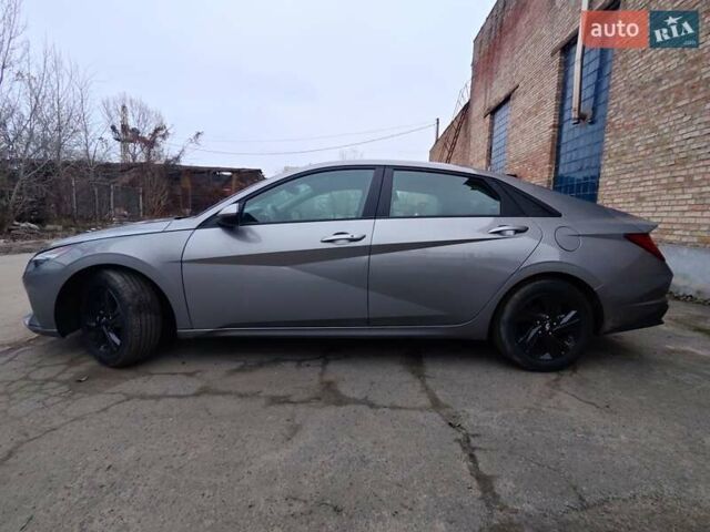 Сірий Хендай Елантра, об'ємом двигуна 1.58 л та пробігом 25 тис. км за 21900 $, фото 5 на Automoto.ua