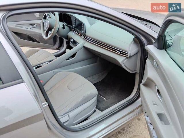 Сірий Хендай Елантра, об'ємом двигуна 1.58 л та пробігом 25 тис. км за 21900 $, фото 15 на Automoto.ua