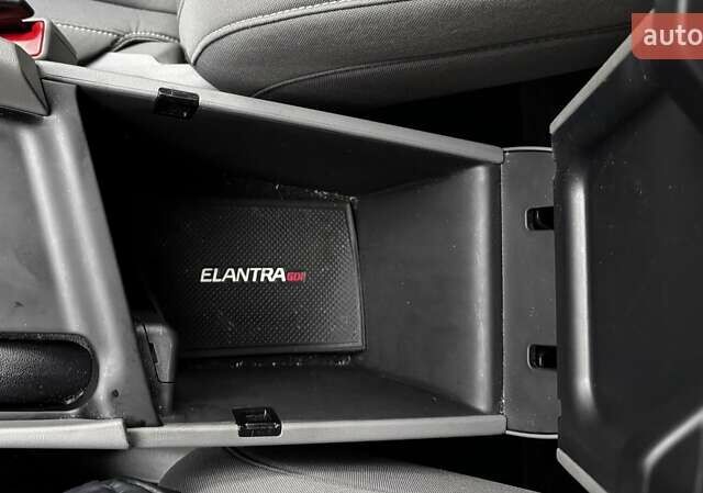 Серый Хендай Элантра, объемом двигателя 2 л и пробегом 30 тыс. км за 18999 $, фото 134 на Automoto.ua