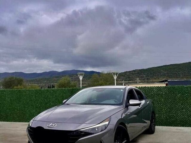 Хендай Элантра 2023 в Киеве на Automoto.ua Серый Хендай Элантра, объемом двигателя 2 л и пробегом 31 тыс. км за 14500 $, фото 2 на Automoto.ua