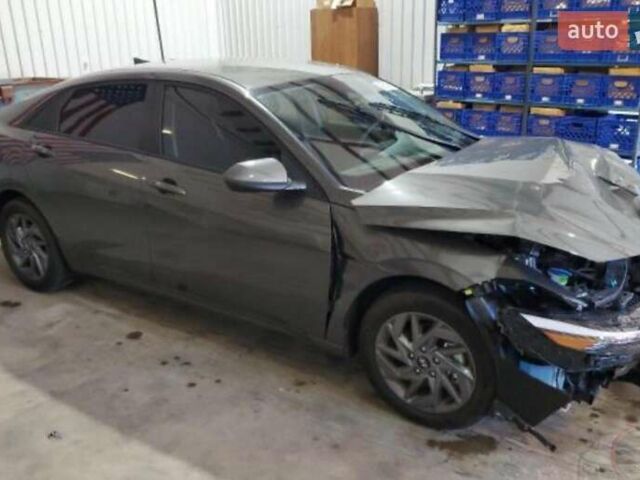 Сірий Хендай Елантра, об'ємом двигуна 2 л та пробігом 4 тис. км за 12900 $, фото 9 на Automoto.ua