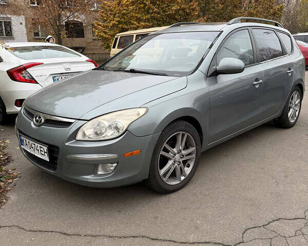 Серый Хендай Элантра, объемом двигателя 2 л и пробегом 213 тыс. км за 6700 $, фото 1 на Automoto.ua