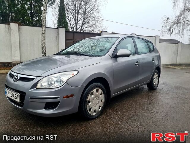 Сірий Хендай Елантра, об'ємом двигуна 2 л та пробігом 250 тис. км за 4750 $, фото 2 на Automoto.ua