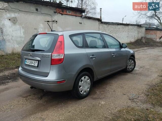 Сірий Хендай Елантра, об'ємом двигуна 2 л та пробігом 246 тис. км за 5800 $, фото 6 на Automoto.ua