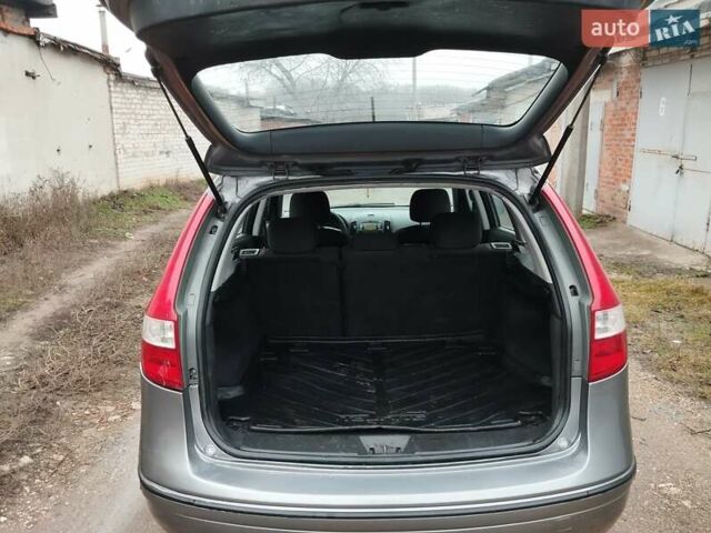 Сірий Хендай Елантра, об'ємом двигуна 2 л та пробігом 246 тис. км за 5800 $, фото 8 на Automoto.ua