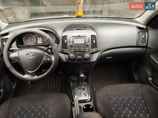 Сірий Хендай Елантра, об'ємом двигуна 2 л та пробігом 246 тис. км за 5800 $, фото 10 на Automoto.ua